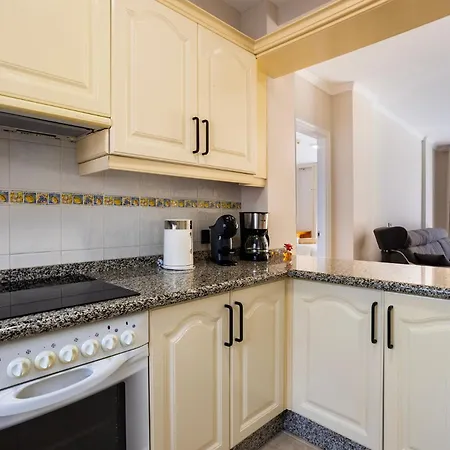 דירה Emilia - Cristianos, Heated Pool, Spacious Terrace, Fibre Net, Tv Channels