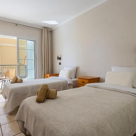 Emilia - Cristianos, Heated Pool, Spacious Terrace, Fibre Net, Tv Channels *