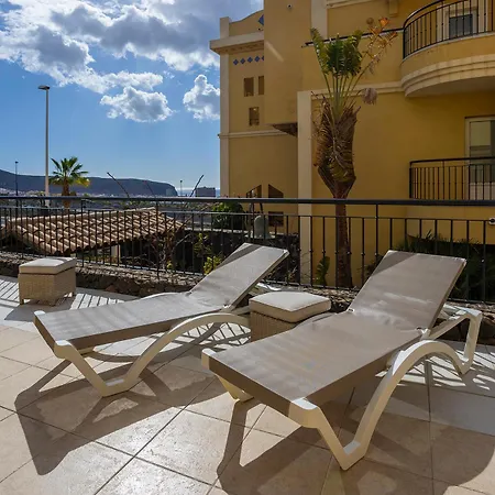 Emilia - Cristianos, Heated Pool, Spacious Terrace, Fibre Net, Tv Channels * Los Cristianos (Tenerife)
