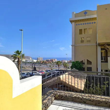 Emilia - Cristianos, Pool, Spacious Terrace, Fibre Net, Tv Channels * 洛斯克里斯蒂亚诺斯