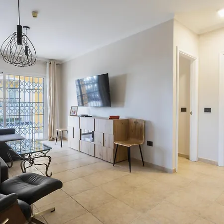 公寓 Emilia - Cristianos, Pool, Spacious Terrace, Fibre Net, Tv Channels *