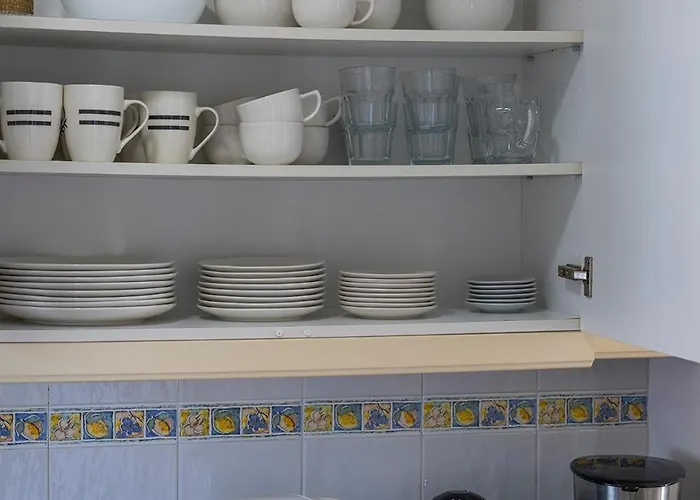 Emilia - Cristianos, Heated Pool, Spacious Terrace, Fibre Net, Tv Channels Лос Кристианос