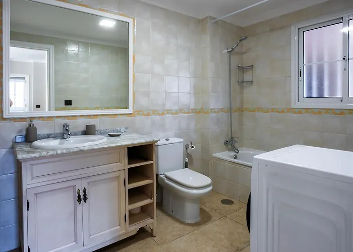 Emilia - Cristianos, Heated Pool, Spacious Terrace, Fibre Net, Tv Channels 洛斯克里斯蒂亚诺斯